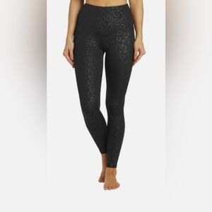 Marika leopard print Women's Soho Ultra High Rise Back Pocket Legging, Black
SM